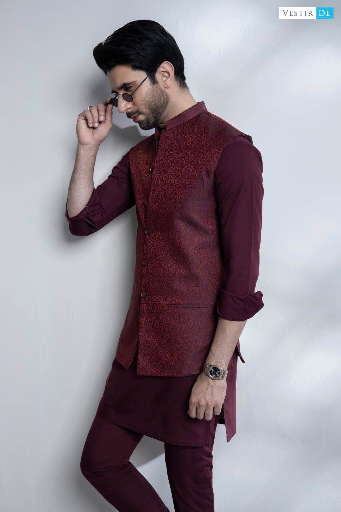 Mehroon Kurta Trouser With Mehroon Jamawar Waistcoat – Vestir De